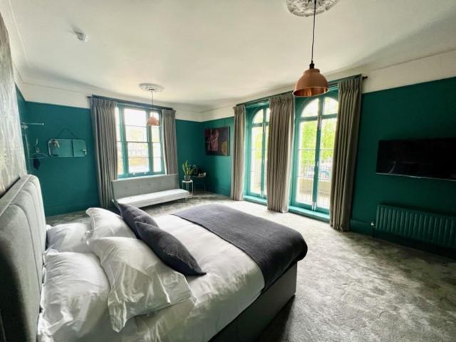 The Crown Rooms Лондон Экстерьер фото