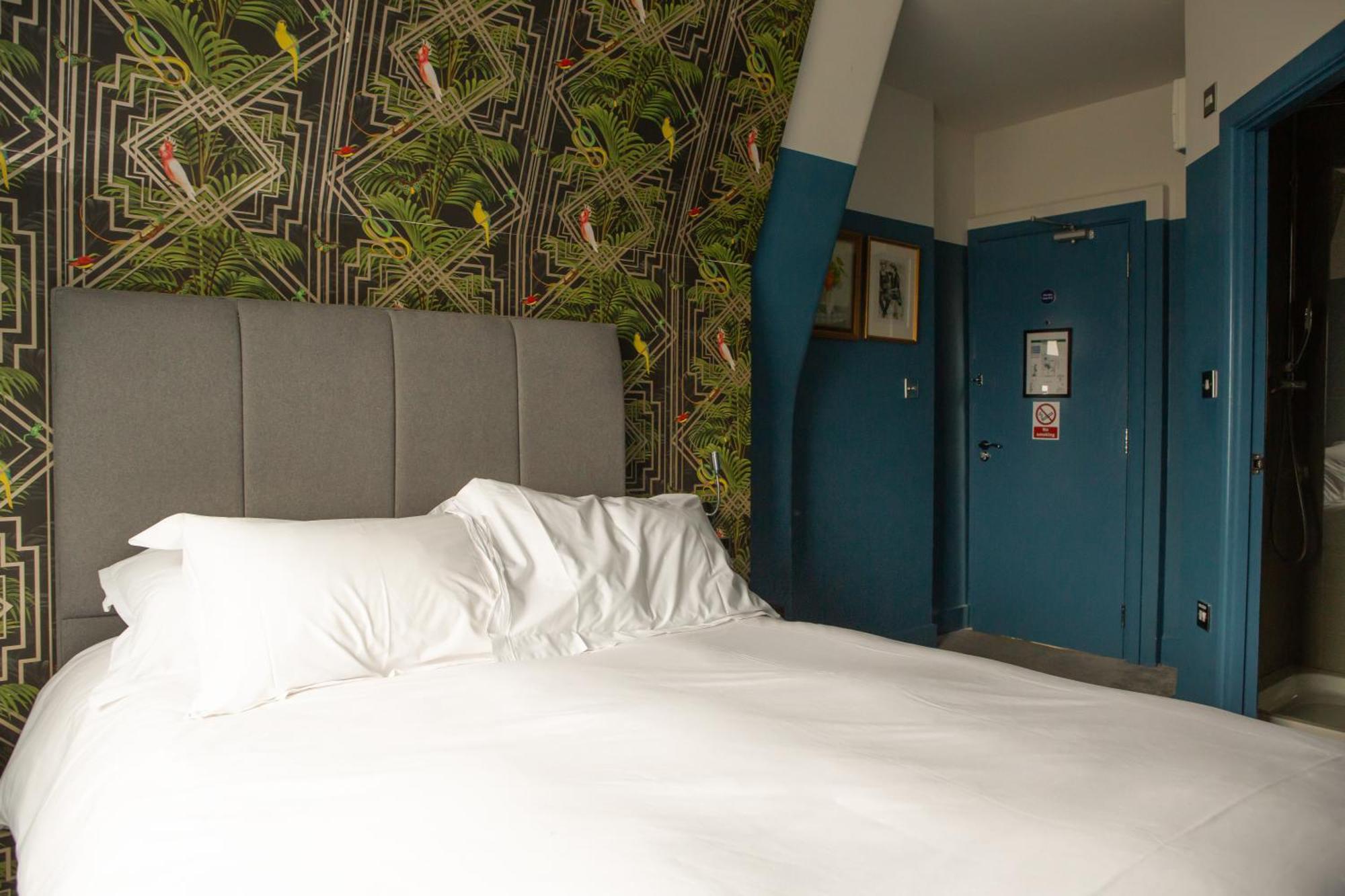 The Crown Rooms Лондон Экстерьер фото